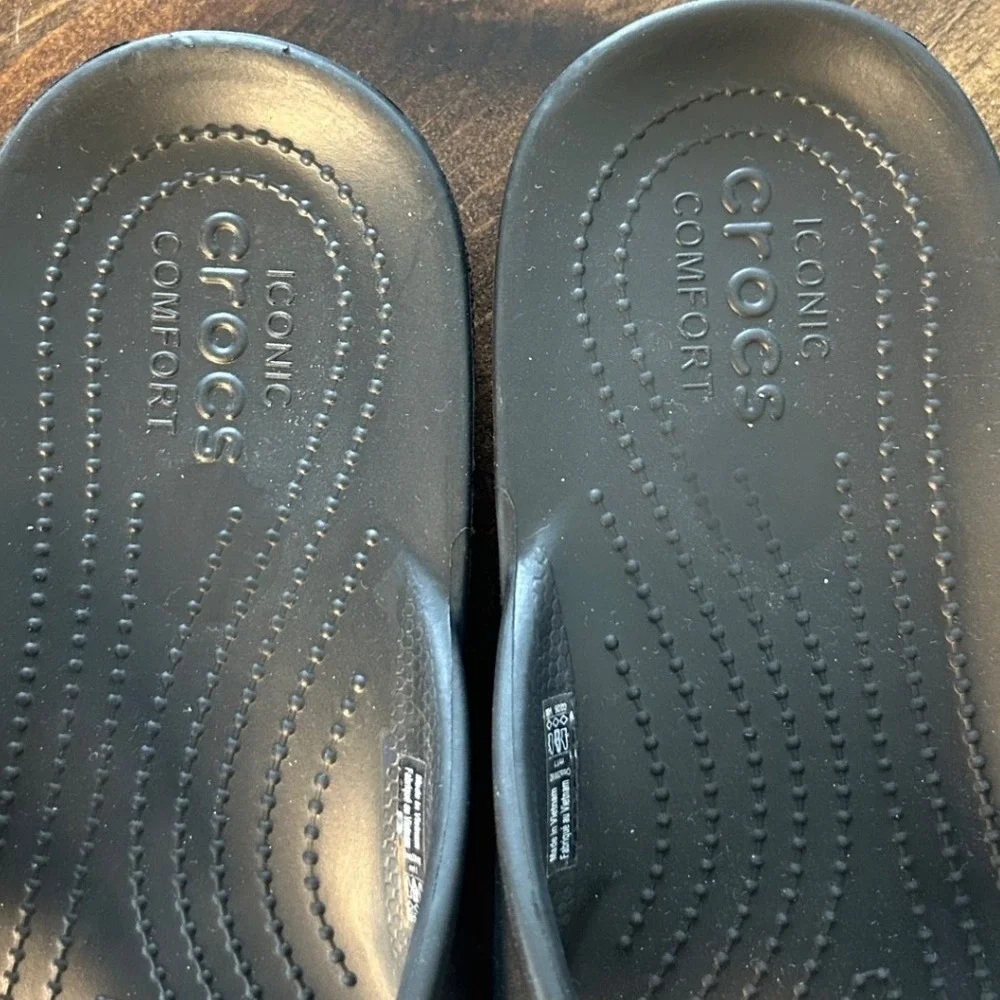 Crocs Baya II Flip Men Size 11 Black NEW Lightweight Comfort Sandal Summer Beach